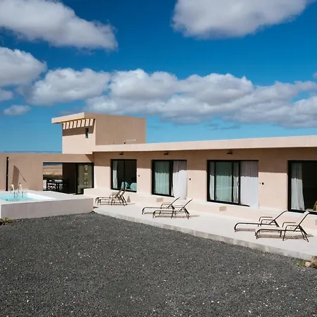 Essea Living With Heated Pool * Tindaya