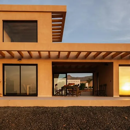 Essea Living With Heated Pool Villa Tindaya