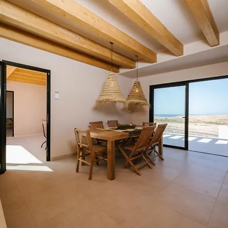 Вилла Essea Living With Heated Pool *